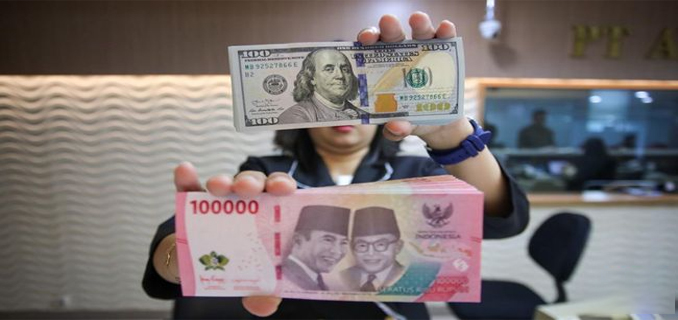 Pemegang Dolar AS Merapat! Ini Ramalan Bos BI Soal Rupiah