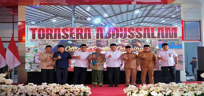 Menkop Resmikan TORASERA Pusat Produk Kopdes Merah Putih